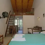 Averto 3* Áyios Nikítas