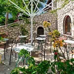 Averto Hotel
