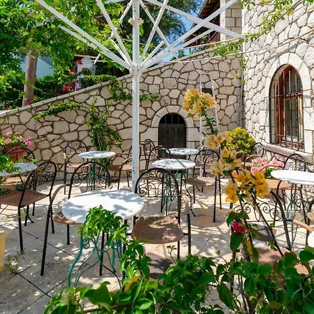 Averto Hotel