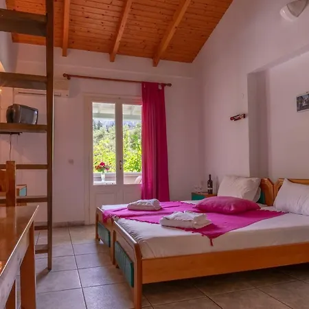 Averto 3* Lefkada City